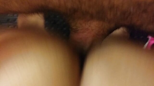 Baisée devant la caméra au lieu de s'entraîner film x secretaire