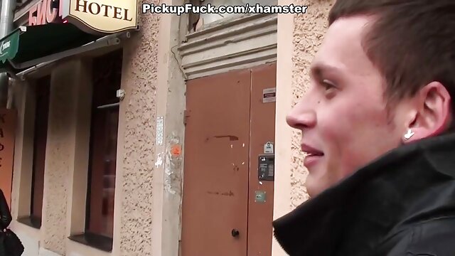 Skinny films x francais et sa copine enceinte baisent avec un homme noir