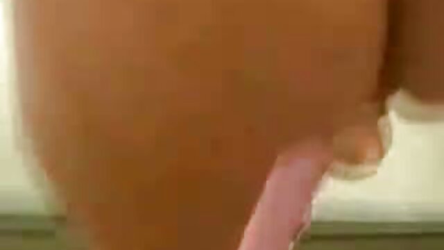 Rousse maigre sucer assis sur une énorme bite film erotique xvideo