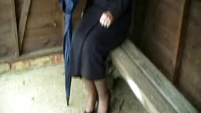 Une jeune homosexuelle blonde suce film porno francais gratuit complet une grosse bite d'un mignon et le branle